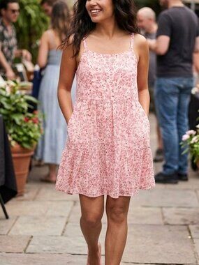 ✨HOST PICK✨ Old Navy Pink Floral Swing Dress Women M Tiered Pockets Boho Summer